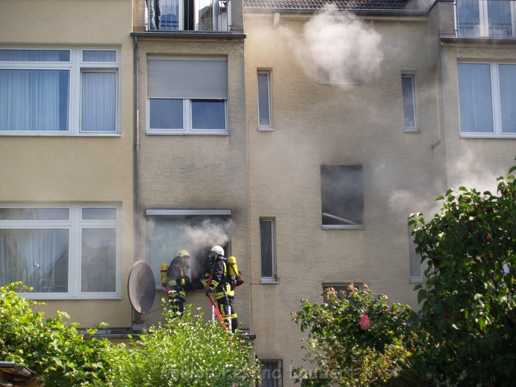 Brand Wohnung mit Menschenrettung Koeln Vingst Ostheimerstr  P045.JPG